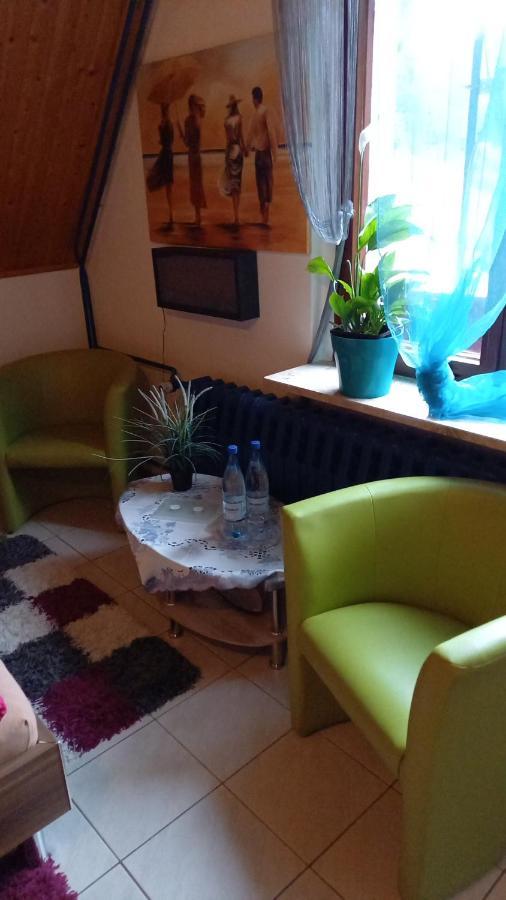 Monteurwohnung Aroba Fehrenbach Екстериор снимка
